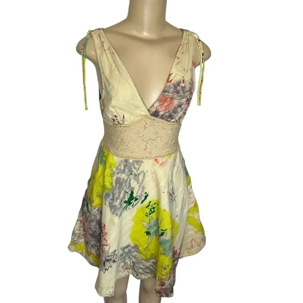 Free People Floral Fit & Flare v neck floral watercolor sundress Size 2
